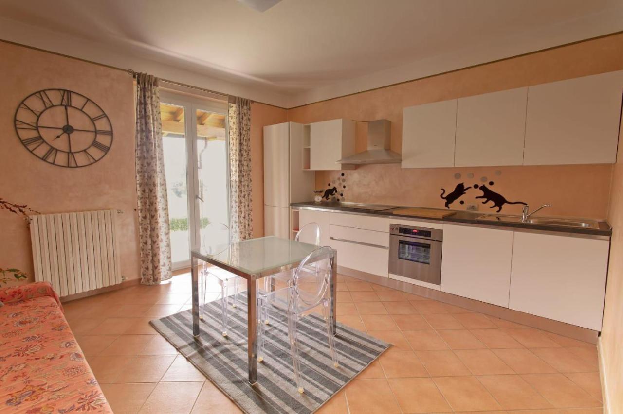 Casa Vacanze Al Capriano Appartamento Lampone Cantello エクステリア 写真